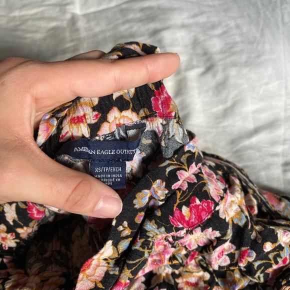 Shorts - Picture 2 of 3